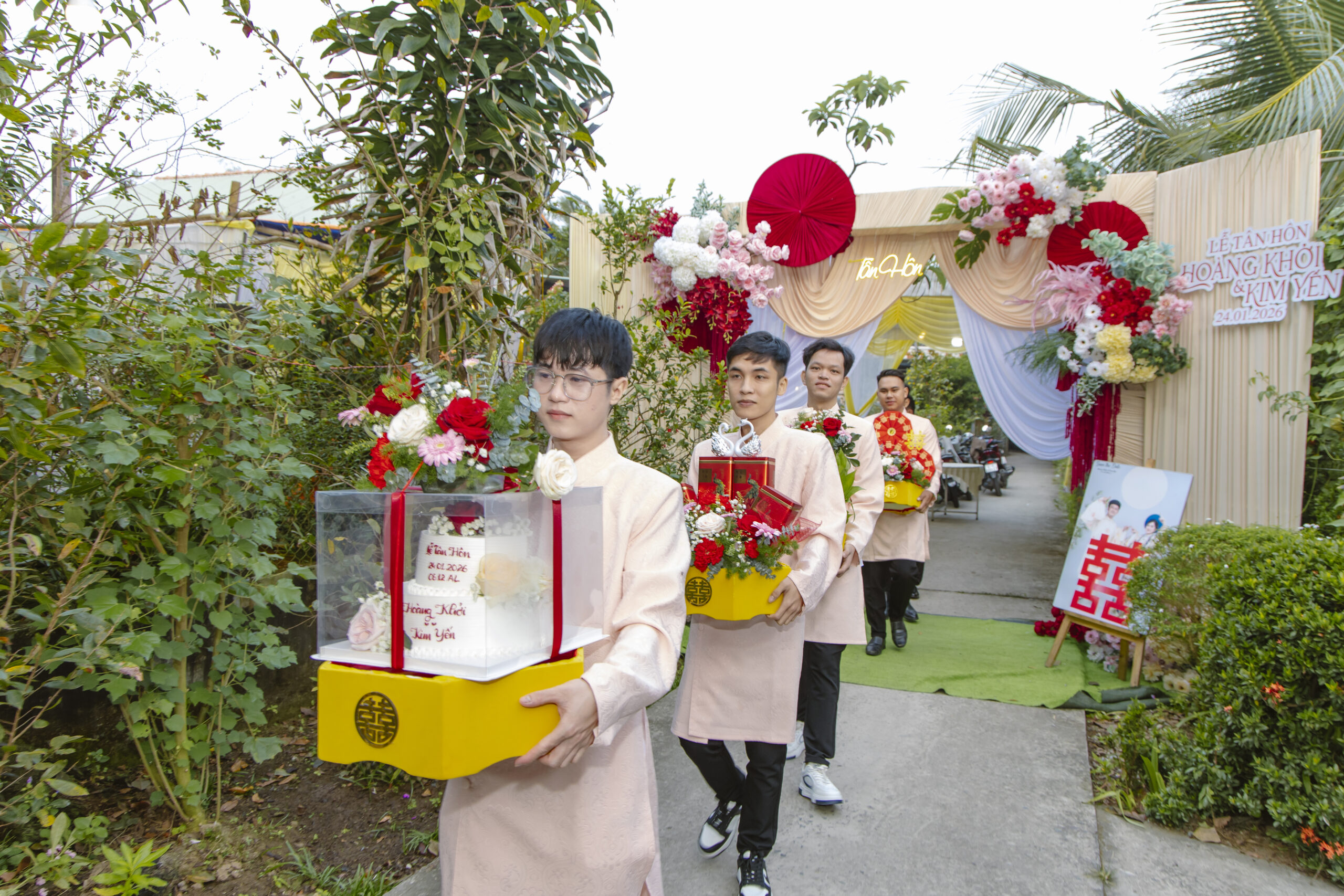 KIM YẾN HOÀNG KHỞI nt l0094